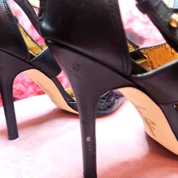 Sam Edelman Leather Heels Size 6 black/gold accents - Picture 5 of 8
